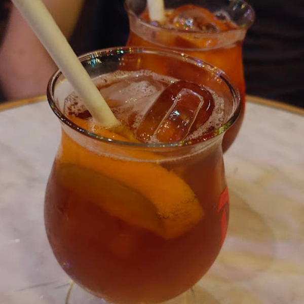 Le bar - Le Troquet - restaurant Paris - Bar Paris 18 - Cocktail Paris 18 - Pub Paris 18 - meilleur restaurant Paris